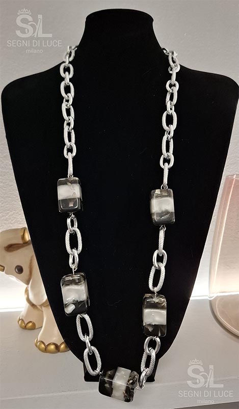 Collana solare Helianthus catena Forzatina acciaio, pietre bianco e nero marmorizzato, pezzo unico Segni di Luce Milano.
